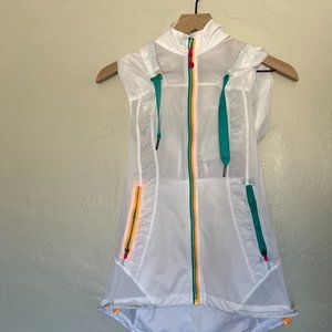 Lululemon Run Like the Wind multi-color windbreaker vest (6)